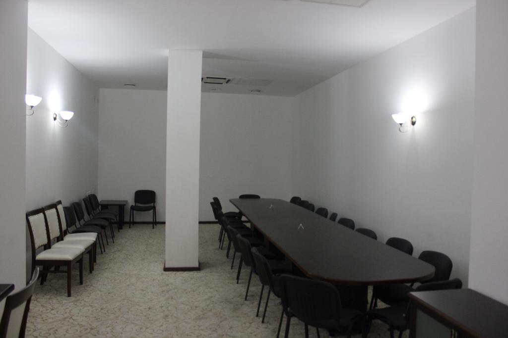 Hotel Empire Кутаиси Екстериор снимка
